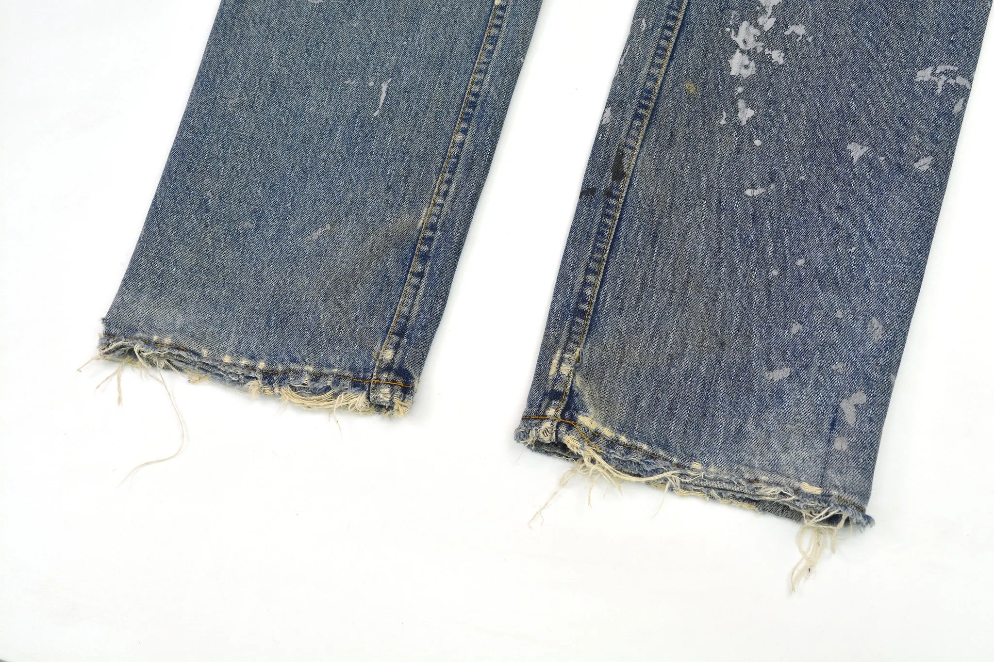 1998 Vintage Sanded Broken Denim Painter Jeans (Medium/Light Wash)