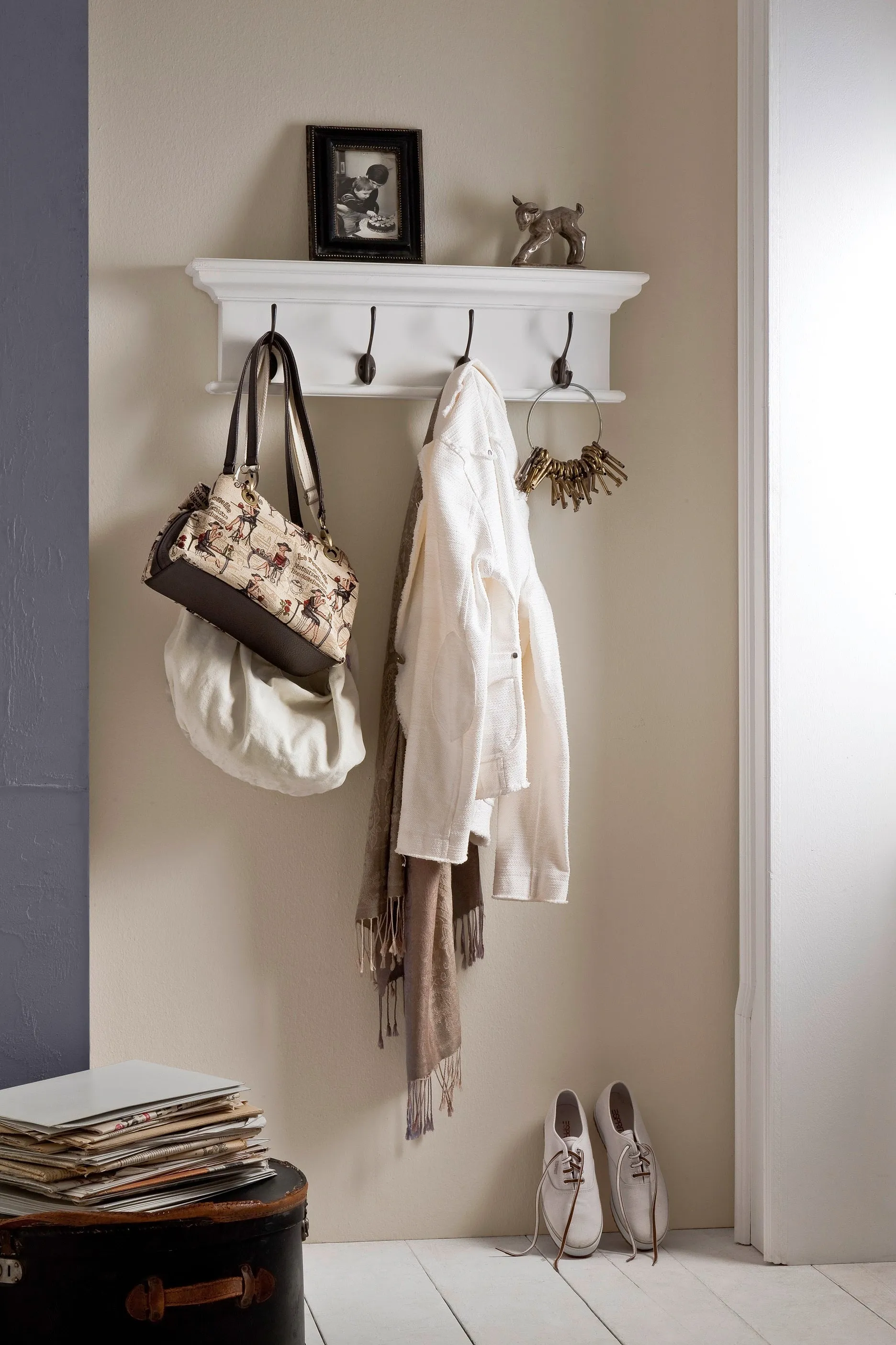 Halifax D160 4-Hook Coat Rack