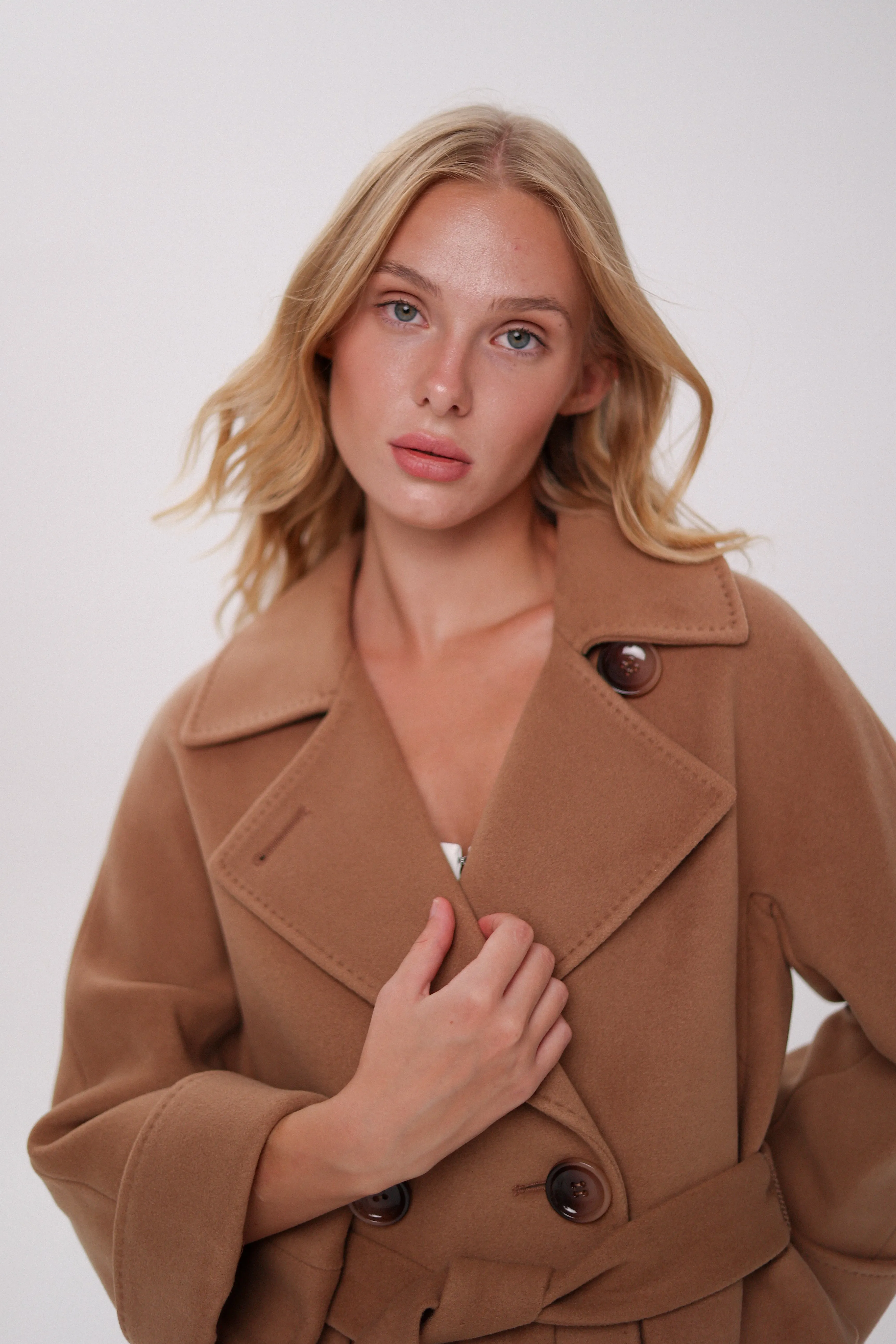 Jackie Tailored Cashmere Wool Coat in Camel