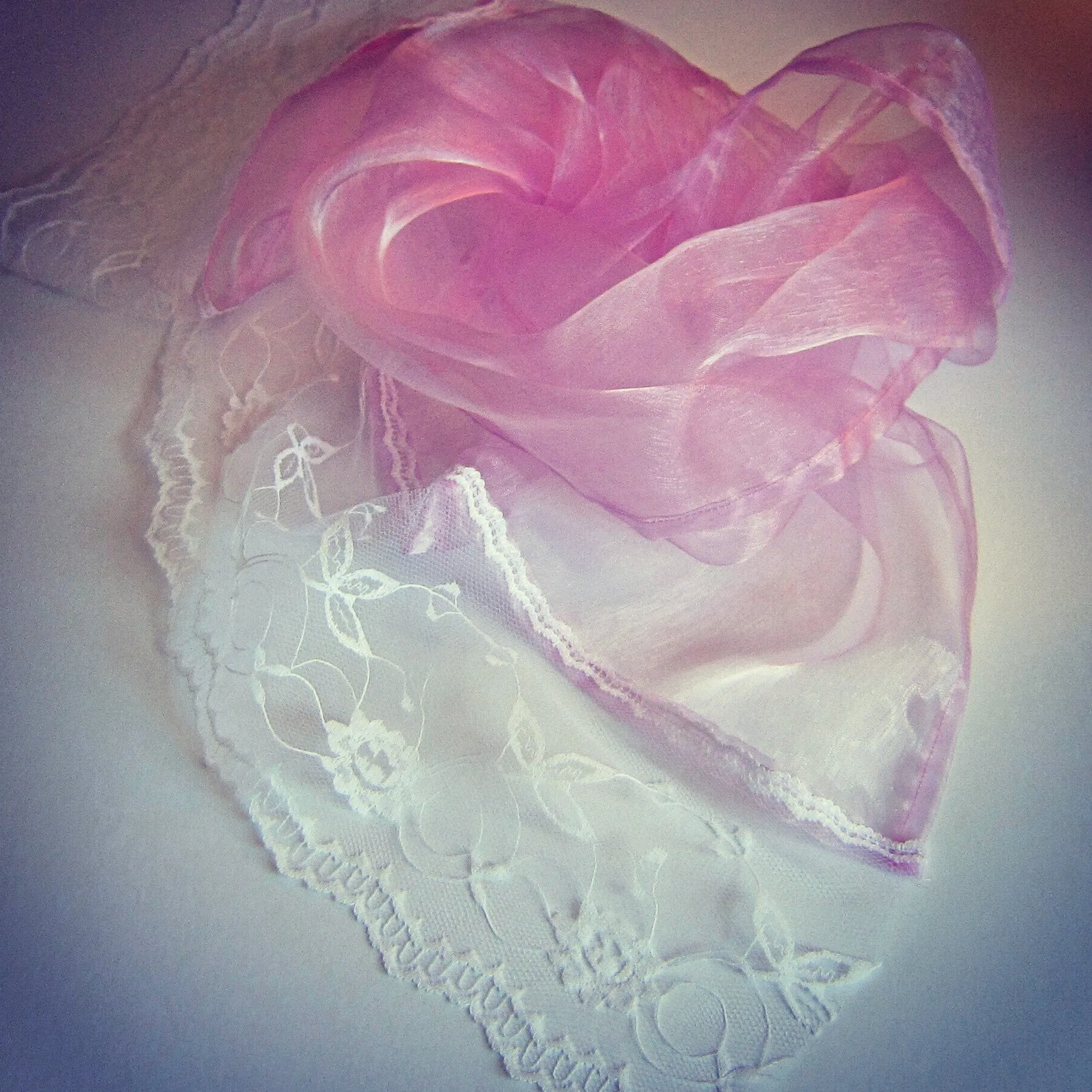 Ladies Pink Organza Scarf With White Lace Trim