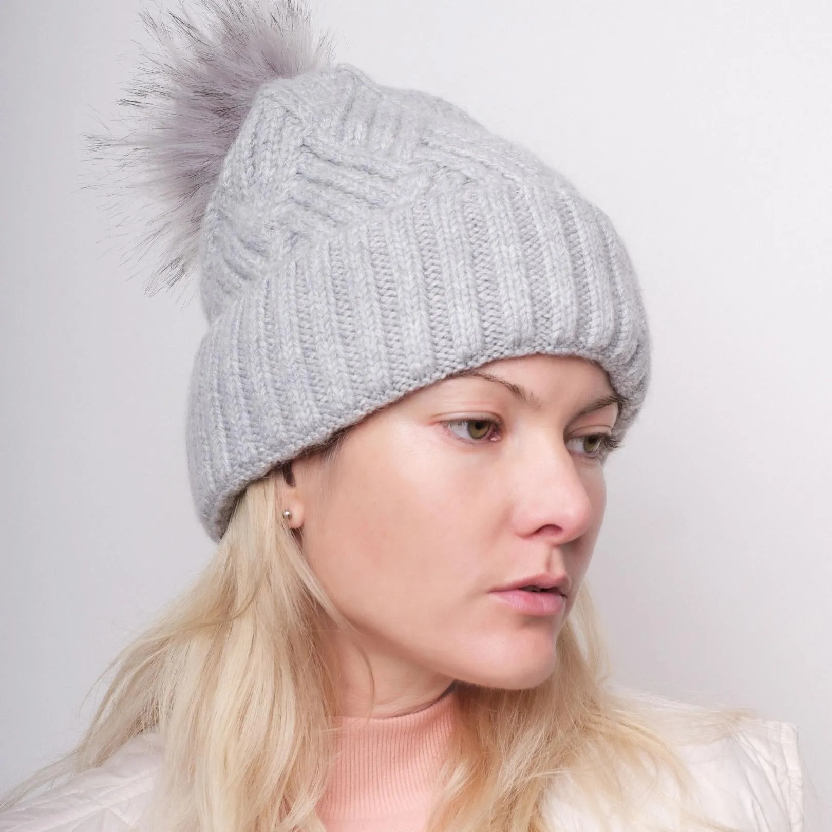 Mulberry Silk-Lined Cashmere Beanie Hat With Removable Pom Pom - Pink