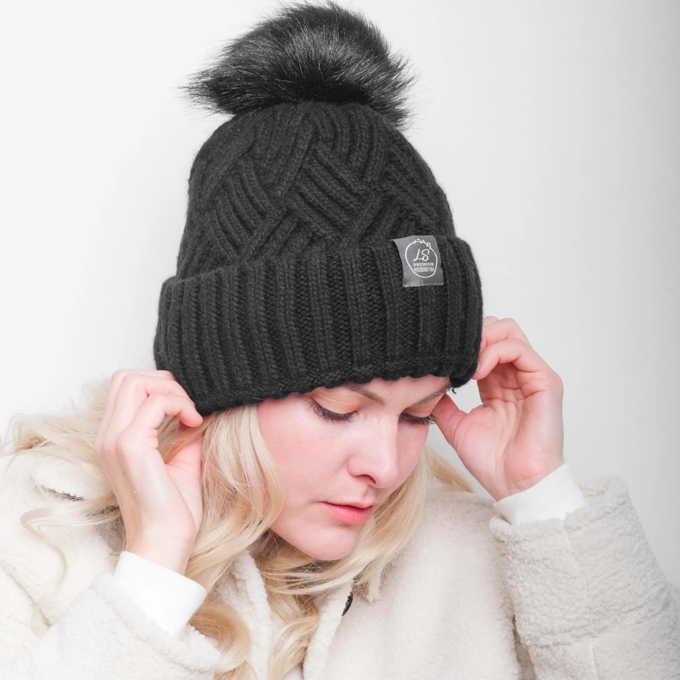 Mulberry Silk-Lined Cashmere Beanie Hat With Removable Pom Pom - Pink