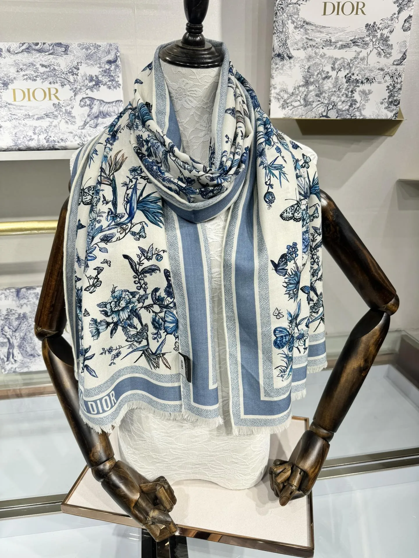 SCARF 180 CM IN WHITE MIX LIGHT BLUE CASHMERE AND SILK 408420