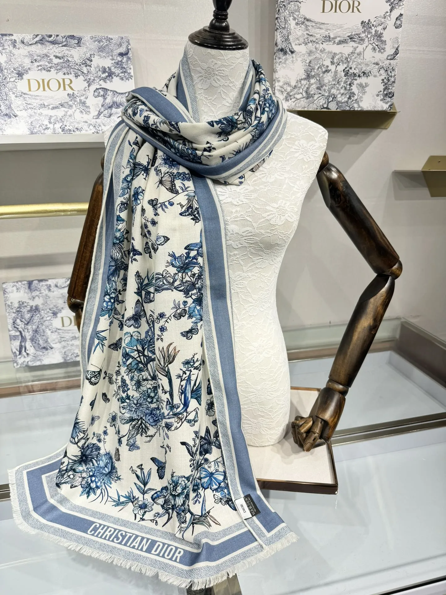 SCARF 180 CM IN WHITE MIX LIGHT BLUE CASHMERE AND SILK 408420