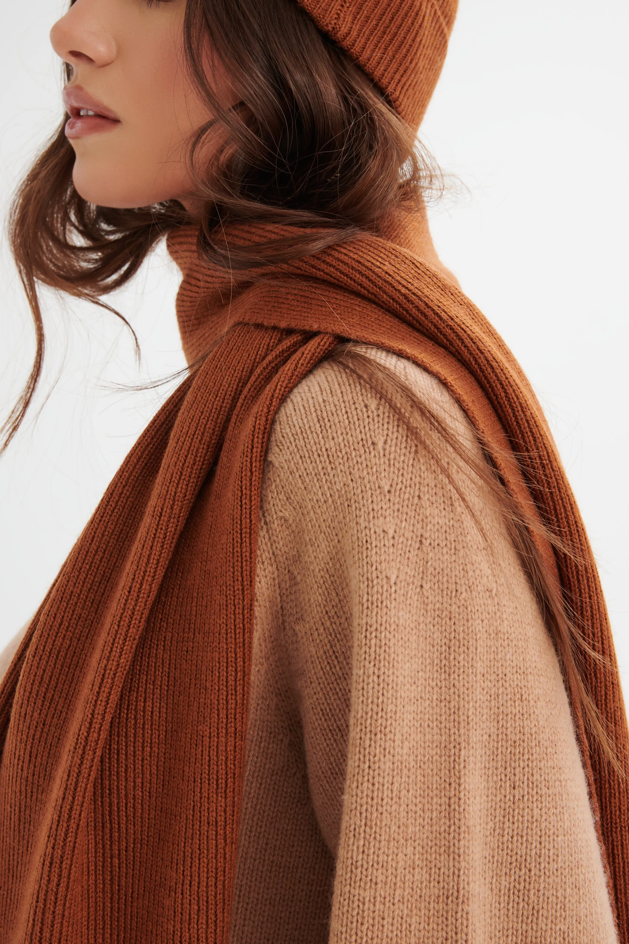 ZOHA Knitted Cashmere Blend Scarf in Camel